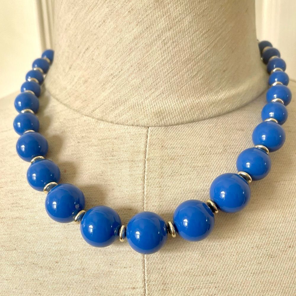 Blue beaded gold tone necklace